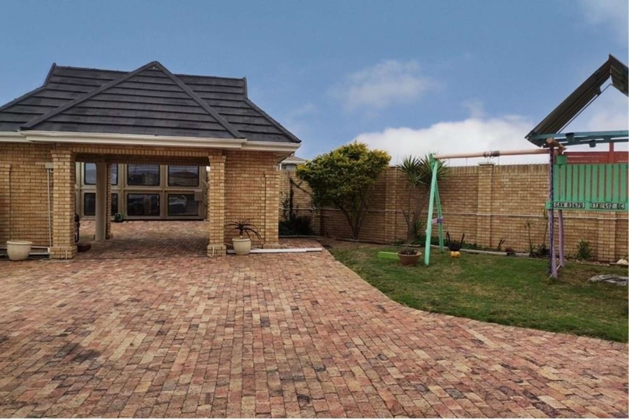5 Bedroom Property for Sale in Bluewater Bay Eastern Cape